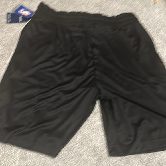 Xl Brooklyn nets shorts black - Picture 3 of 3